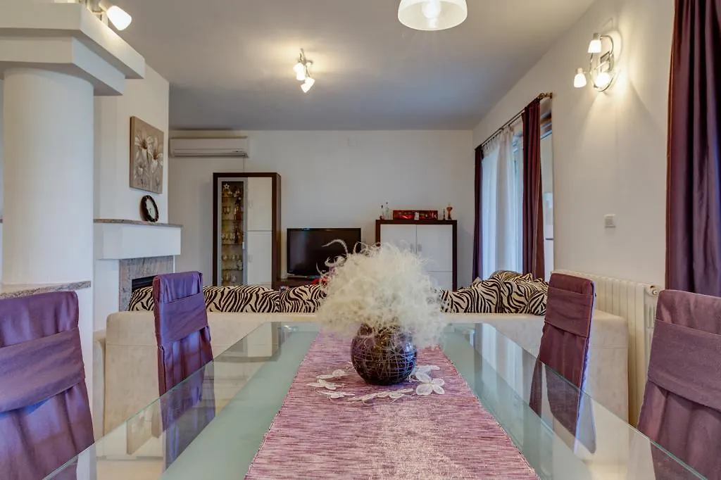 Апартаменты Apartman Jovic Pula Хорватия