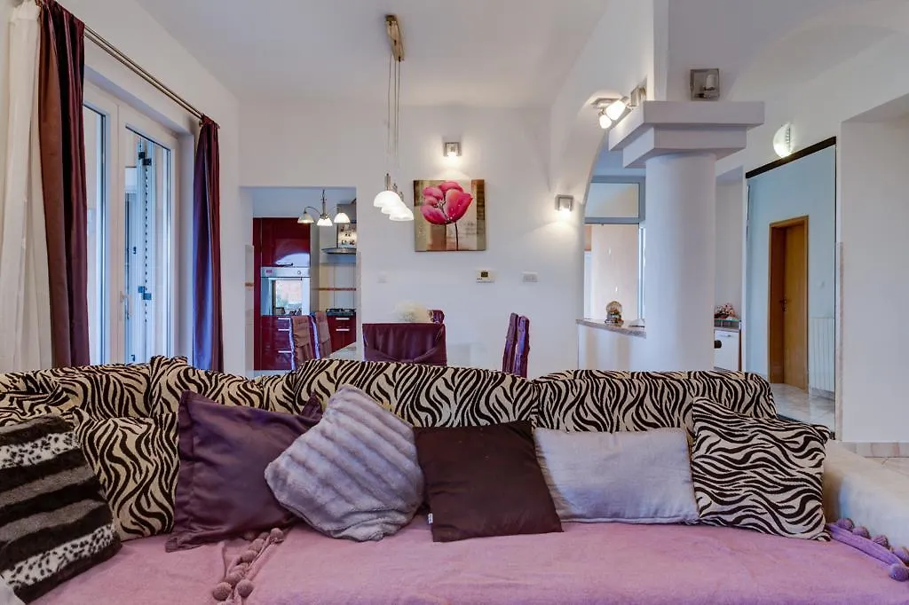 普拉 Apartman Jovic酒店