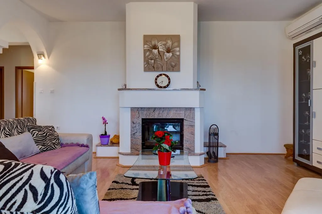 Апартаменты Apartman Jovic Pula